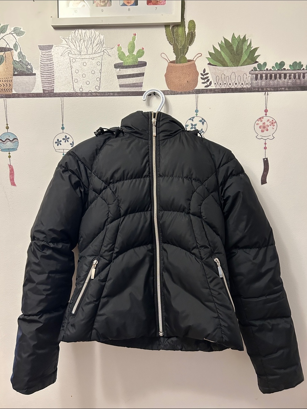 Nike Black Quilted Women's Puffer Jacket with Silver Zippers